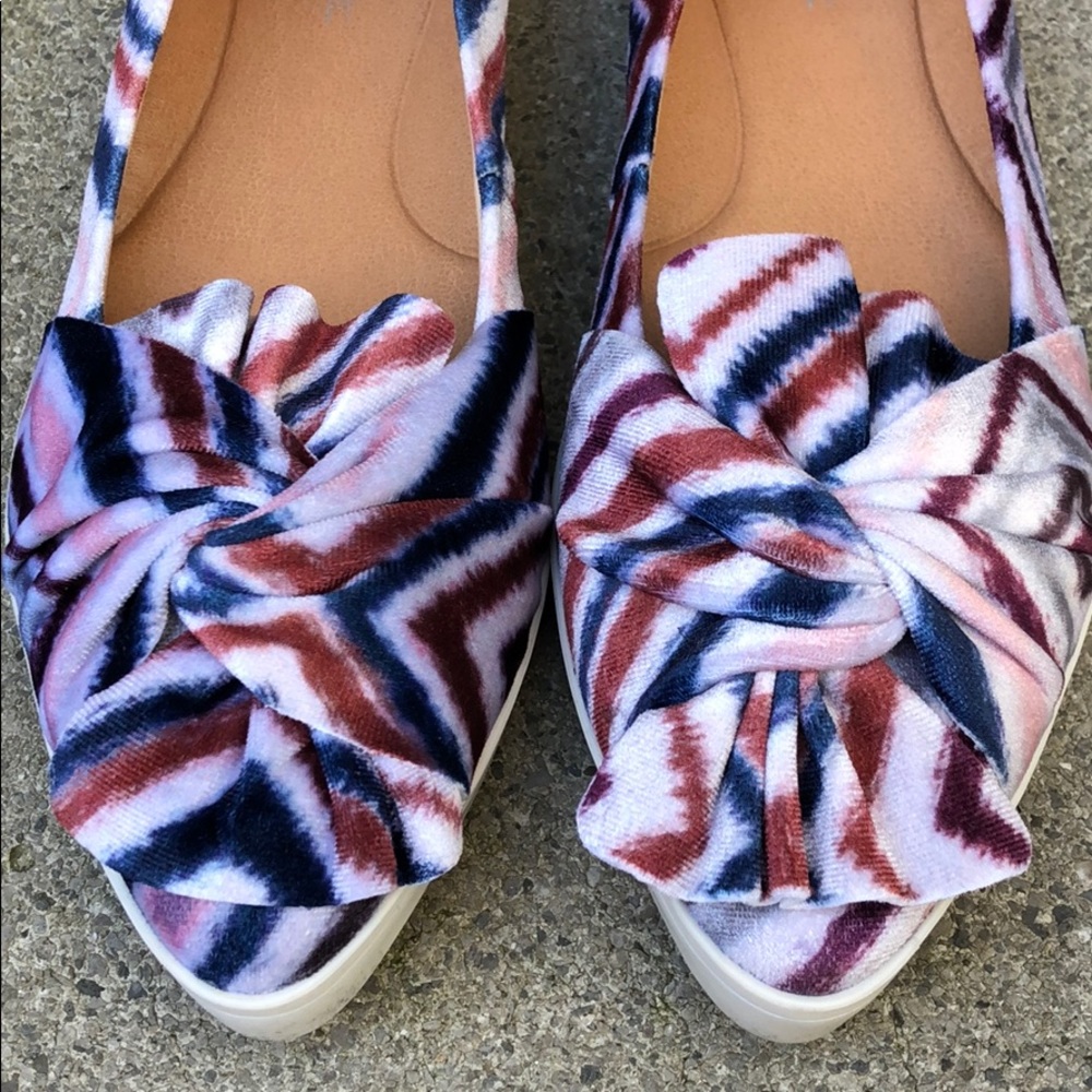 3 🟪 for $40 
Dr Scholl’s Printed Velvet Viv Sneaker NIB 7.5 - Picture 3 of 9